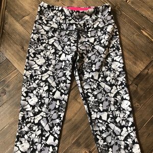 Victoria Secret Knockout Crop Leggings Small